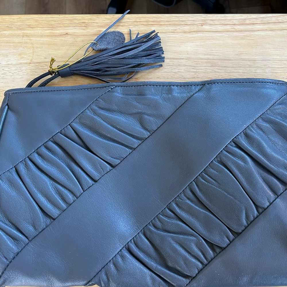 👛Contessa Leather clutch wristlet